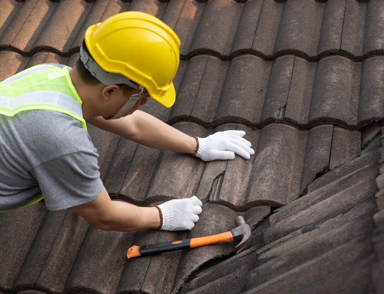 The Lifespan of a Tile Roof in Florida’s Heat and Humidity