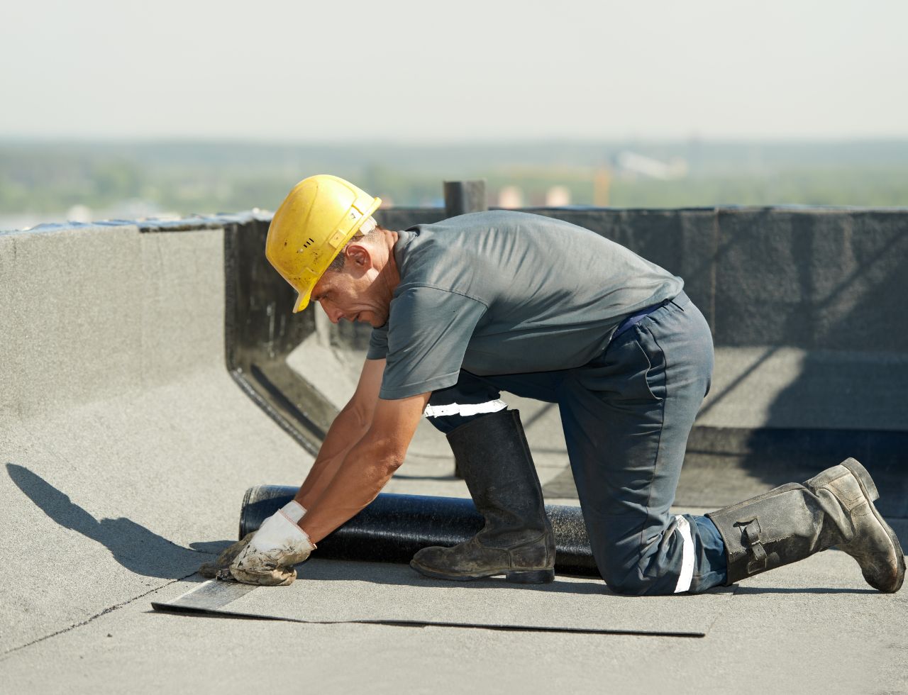 Flat Roof Drainage Problems in Florida And How to Fix Them Fast