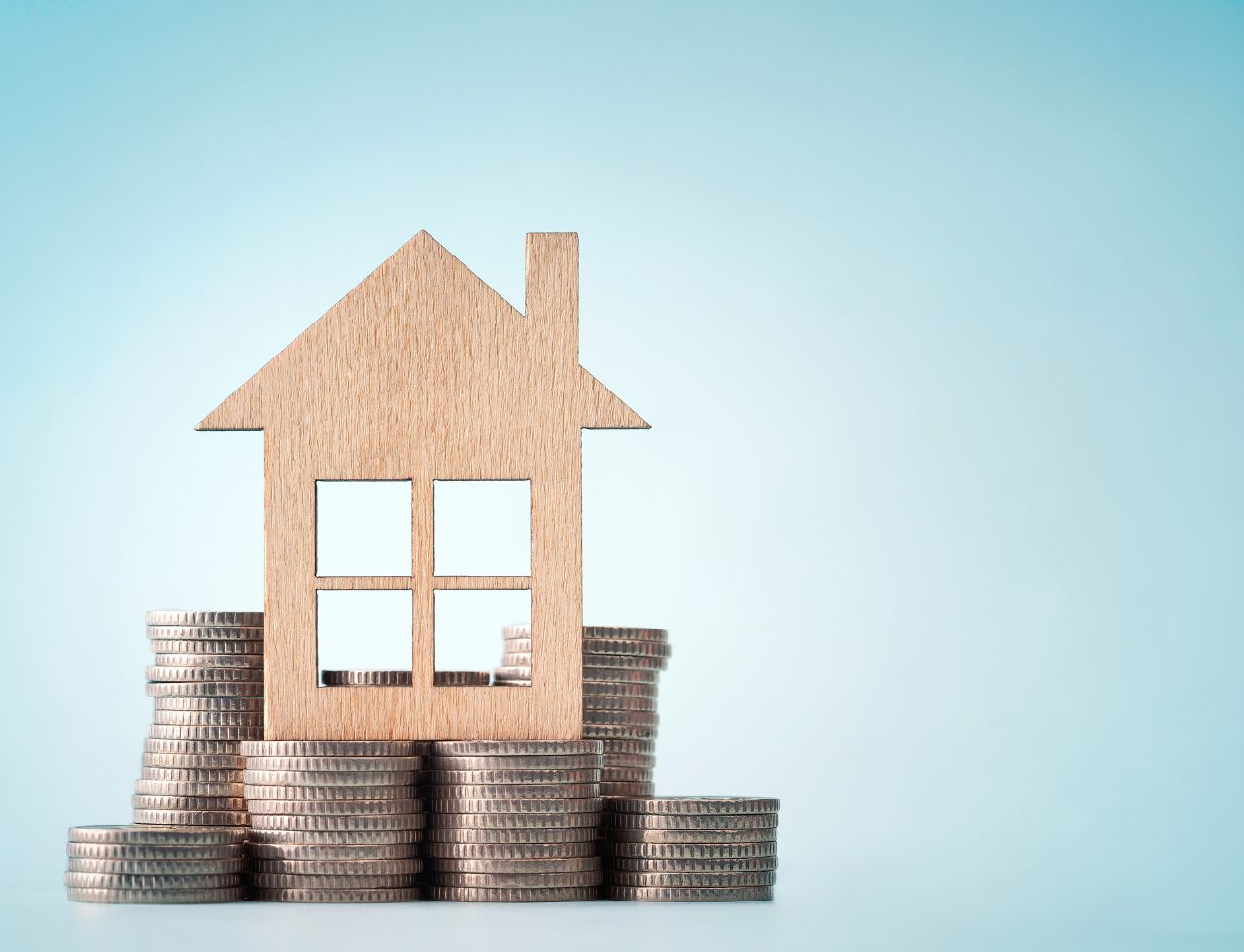 Roof Financing vs. Saving Up: Which One Actually Costs Less in the Long Run?