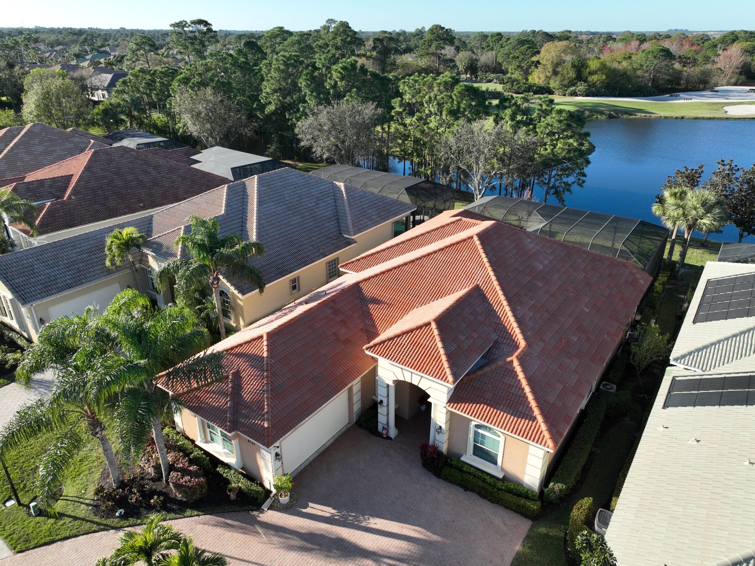 metal vs shingle roofs in Florida